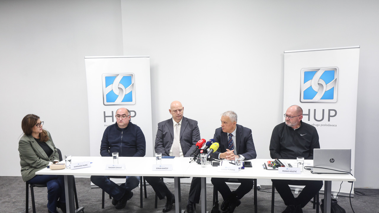 25.11.2025., Zagreb - U prostoru Hrvatske udruge poslodavaca odrzana konferencija “Zabavna pirotehnika – zakonski okvir i javna sigurnost”. Sudjelovati su: Nikola Turkalj, nacelnik Sektora za inspekcijske poslove, Ministarstvo unutarnjih poslova Republike Hrvatskedr. med. Zoran Barcot, specijalist djecje kirurgije, Franjo Koletic i Tihomir Sokolic, predstavnici HUP – Koordinaci